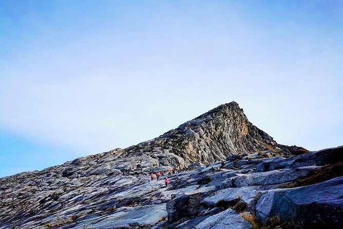 2D1N Mount Kinabalu Climbing - Descending to breakfast, then back to the park gate