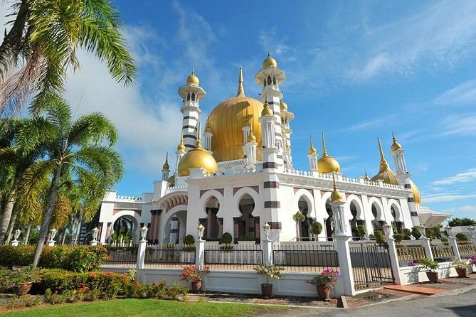 3-Night Cameron Highlands and Penang Tour from Kuala Lumpur - Georgetown by trishaw