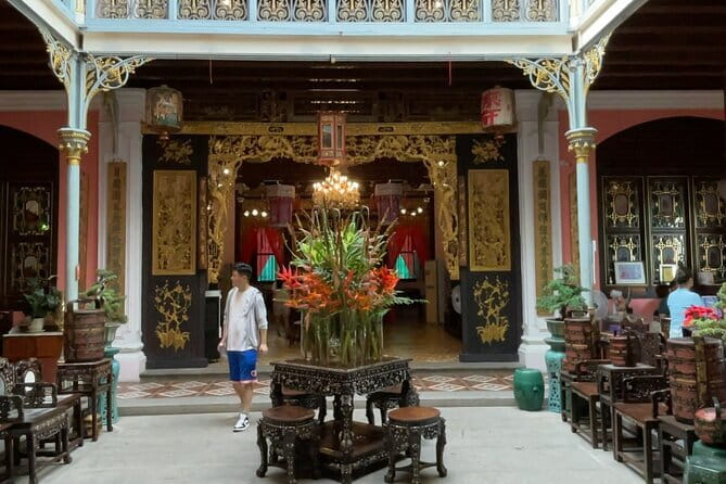 6 Hours Enchanting Exploration in Penang - George Town street art in a short walk