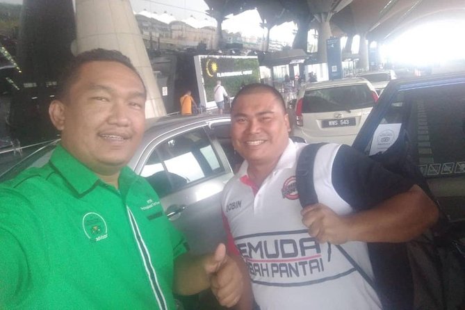 Airport Pickup / Drop off KLIA & KLIA 2 - A service that suits families and large groups