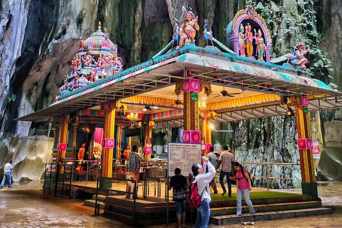 Batu Caves and Sari Experience with Batik Workshop - Transport, meeting point, and timing
