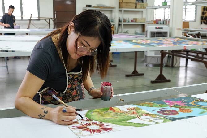Batu Caves & Genting Highlands Highlights with Cultural Crafts - Batik at Jadi Batek Gallery