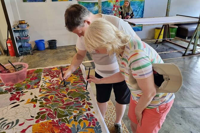 Batu Caves & Malaysian Handicraft Tour: Pewter & Batik Experience - Why this short Kuala Lumpur tour works