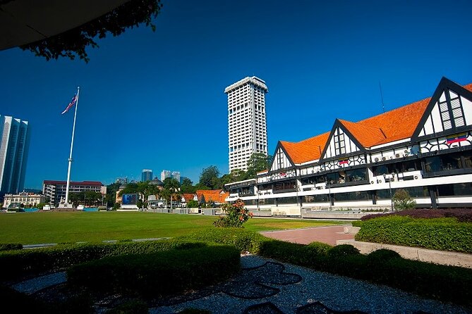 Best of Kuala Lumpur City Tour Including National Museum and National Monument - The National Mosque and its blue-green dome