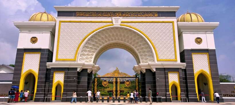 Best of Kuala Lumpur Tour with Twin Tower Entry - Royal Malaysia and the National Monument