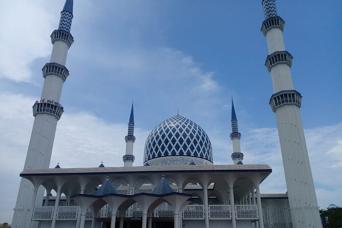 Blue Mosque And Batu Caves Private Tour from Kuala Lumpur - The Blue Mosque and its blue domes
