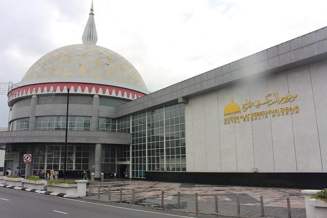 Brunei Heritage Tour - Omar Ali Saifuddien Mosque is the visual centerpiece