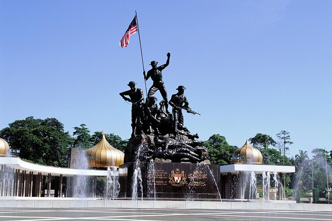 City and Batu Caves Tour - The National Monument and the King’s Palace