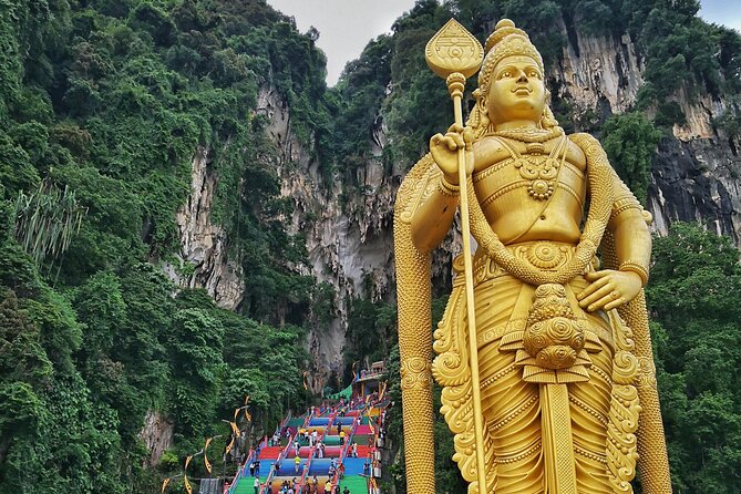 Country & Batu Caves Half-Day Tour (Private Tour) - A 30-minute look at Malaysian batik