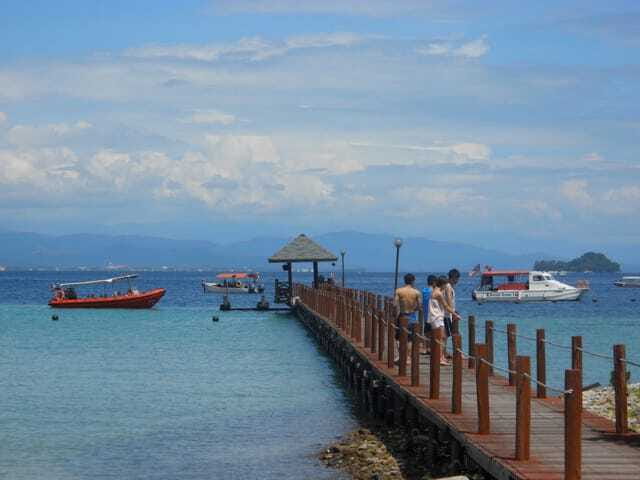 Enjoy 3 Fun Dives in Kota Kinabalu | Certified Divers - Island lunch gives the day a welcome pause