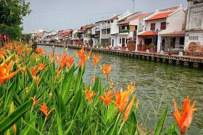 Exclusive Malacca Private Tour - Starting with a trishaw and the Dutch Stadthuys