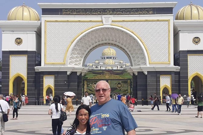 Explore Kuala Lumpur: Iconic City Landmarks & Batu Caves - Why this tour works for a Kuala Lumpur layover