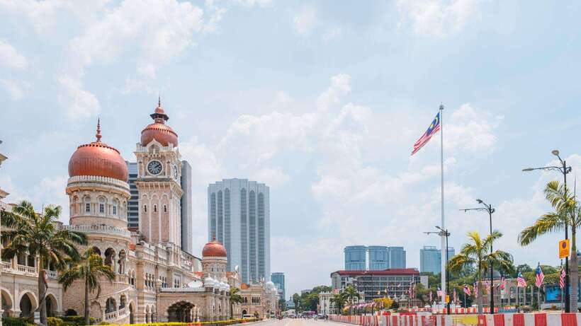 From KLIA or Port Klang: Kuala Lumpur Transit Tour - Batik at Jadi Batek Gallery