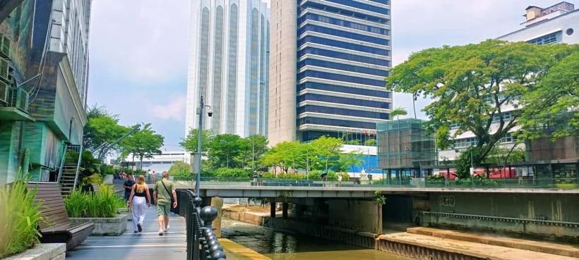 From Kuala Lumpur: City Tour with 21 Attractions - Royal Kuala Lumpur, monuments, and green spaces