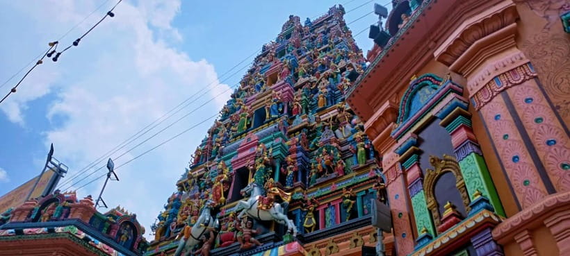 From Kuala Lumpur: City Tour with 21 Attractions - Two temples in Chinatown