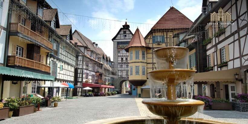 From Kuala Lumpur: Colmar Tropicale and Batu Caves Day Trip - The road to Bukit Tinggi
