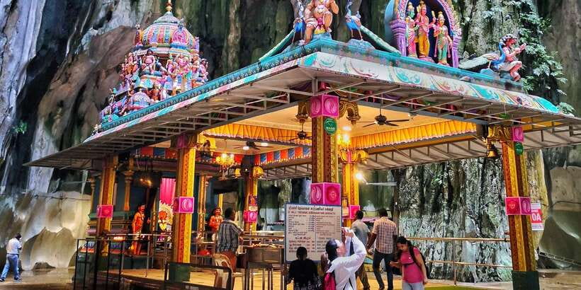 From Kuala Lumpur: Colmar Tropicale and Batu Caves Day Trip - Timing, comfort, and practical limits