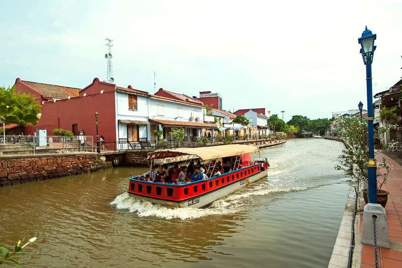 From Kuala Lumpur: Full-Day Historical Tour of Malacca - Jonker Street and Antique Avenue