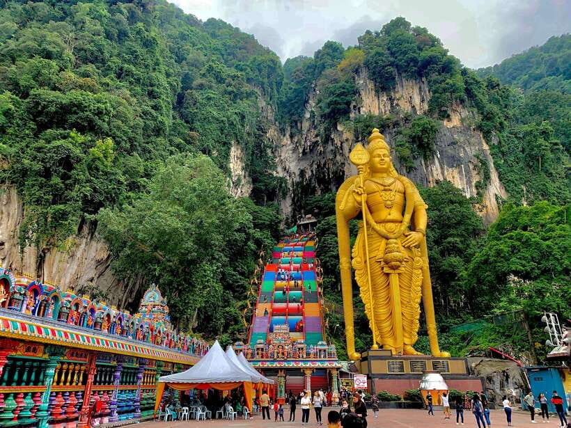 From Kuala Lumpur: Genting Highlands Day Tour & Gondola Ride - From Kuala Lumpur hotels to the limestone caves