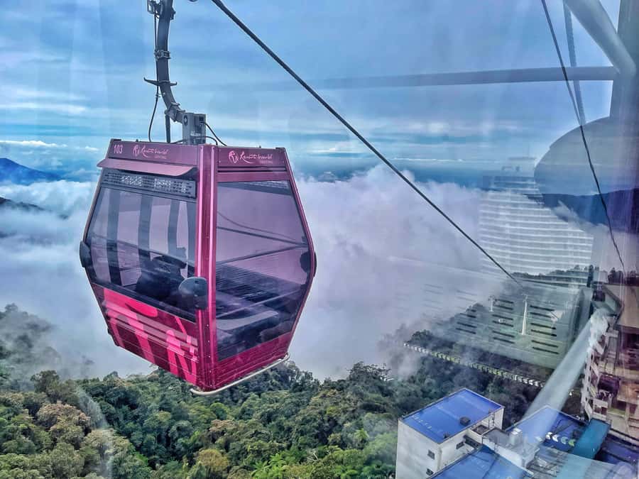 From Kuala Lumpur: Genting Highlands Day Trip with Cable Car - Leaving Kuala Lumpur for the hills