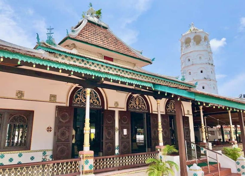 From Kuala Lumpur: Historical Private Malacca Day Tour - Dutch Square and the red heart of old Malacca