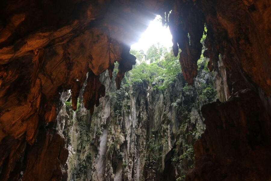 From Kuala Lumpur: Private Batu Caves Cultural Tour - Batik making, wax, dye, and the shopping question