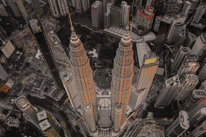 From Port Klang Petronas Twin Tower Batu Caves & KL City Tour - The Petronas Twin Towers set the tone