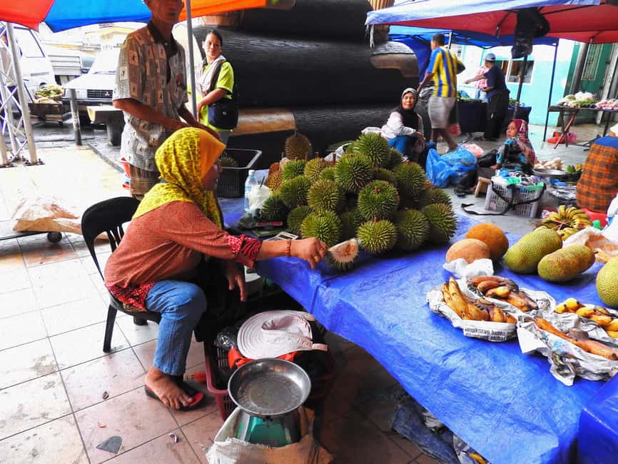 From Sandakan: 7 Unmissable Local Stops Private Tour - Sandakan Central Market and the everyday city