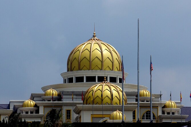 Full Day Kuala Lumpur City Tour with Petronas Twin Tower Tickets - Petronas Twin Towers and the 88th-floor question