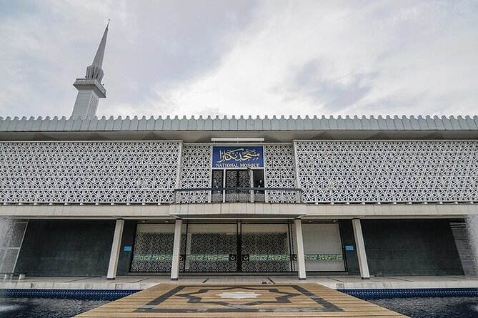 Full Day Kuala Lumpur City Tour with Petronas Twin Tower Tickets - Brickfields, Central Market, and Chinatown