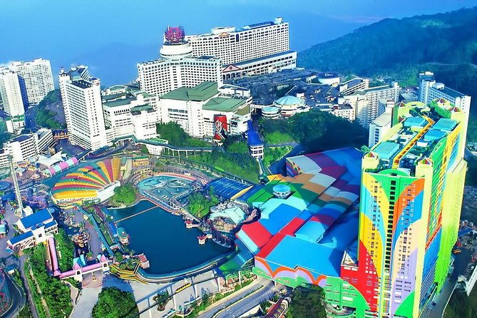 Genting Highlands Fun Day Trip from Kuala Lumpur - Awana SkyWay and the stop at Chin Swee Caves Temple