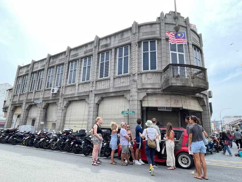 George Town: Heritage Walking Tour with Street Food Tasting - Who should book this walk?
