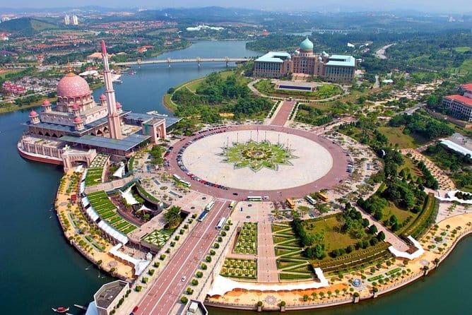 Huskitory Connecting People and Dogs - Is $11.71 Good Value in Melaka?
