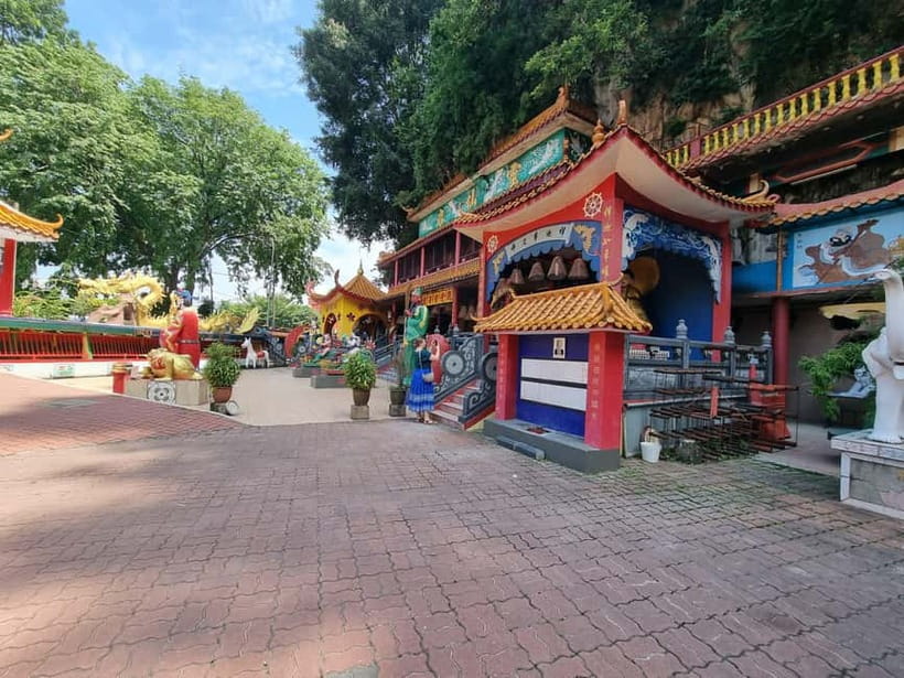 Ipoh Cave Temples Tours - The guide makes the difference
