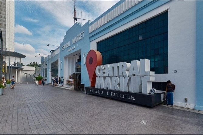 KL in a Day: 10-Hour Adventure Through the Heart of the City - Lake Gardens, monuments, and green spaces