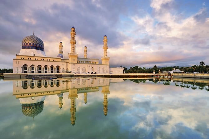 Kota Kinabalu Half Day City Tour with Professional Tour Guide - Tun Mustapha Tower and Sabah’s unusual architecture