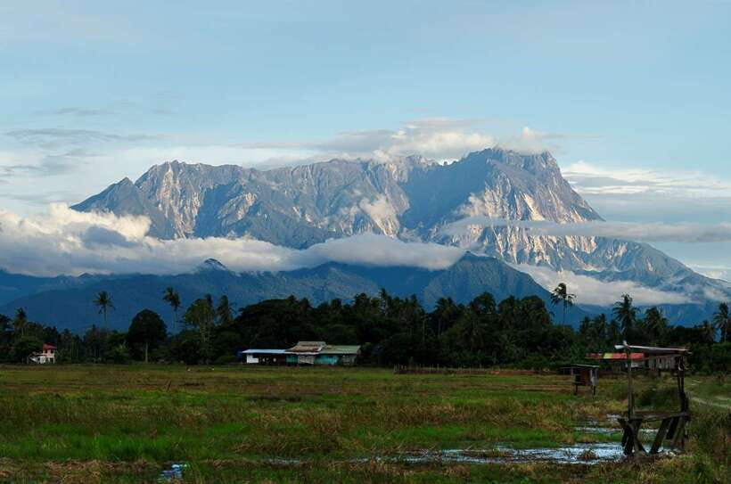 Kota Kinabalu: Private Kundasang and Poring Hot Spring Tour - Nabalu Handicraft Market and the first break on the road