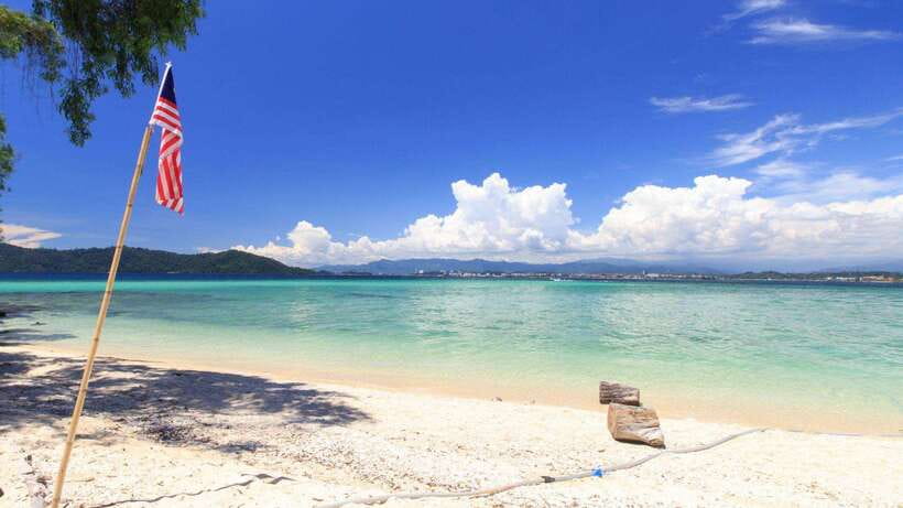 Kota Kinabalu: Snorkeling & Island Hopping Sapi & Manukan - Two islands, two very different moods