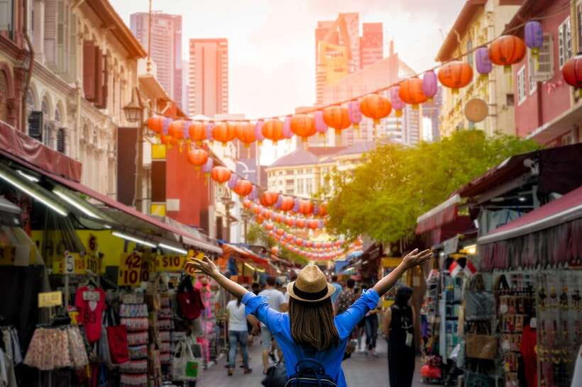 Kuala Lumpur: 4-Hour Authentic Local Markets & Event Tour - Chinatown: bargains, crowds, and a shorter clock