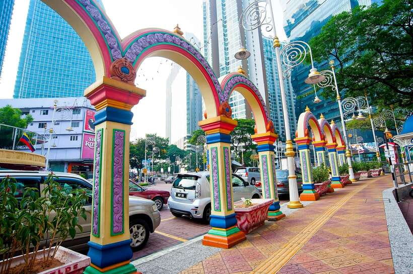 Kuala Lumpur: 4-Hour Authentic Local Markets & Event Tour - Merdeka Square and Kuala Lumpur’s civic center