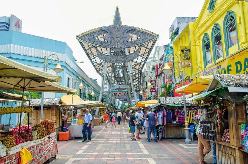 Kuala Lumpur: 4-Hour Authentic Local Markets & Event Tour - Starting at Masjid Jamek in the evening