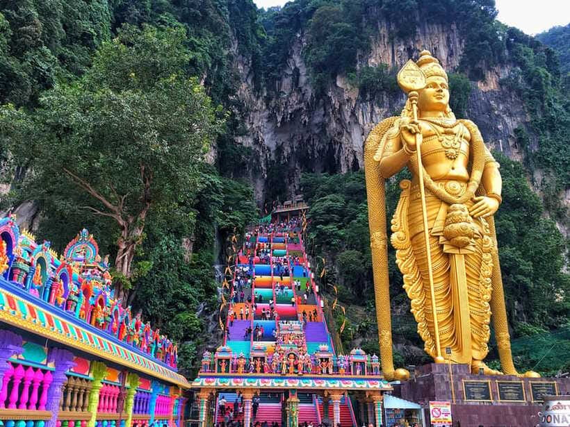 Kuala Lumpur Adventure:Kanching Falls, Ramayana & Batu Caves - Batu Caves and the 272-step climb