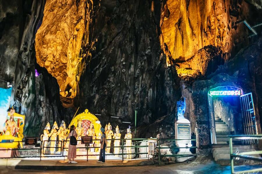 Kuala Lumpur: Batu Caves Half-Day Tour with Pick-Up Option - Climbing the 272 steps to the temple cave