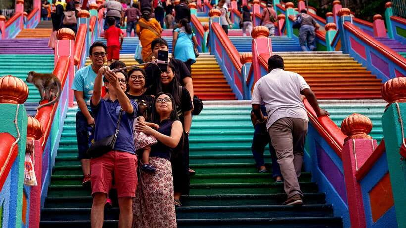 Kuala Lumpur: Batu Caves & Historic Buildings Tour - Petaling Street, Chinatown, and the food scene