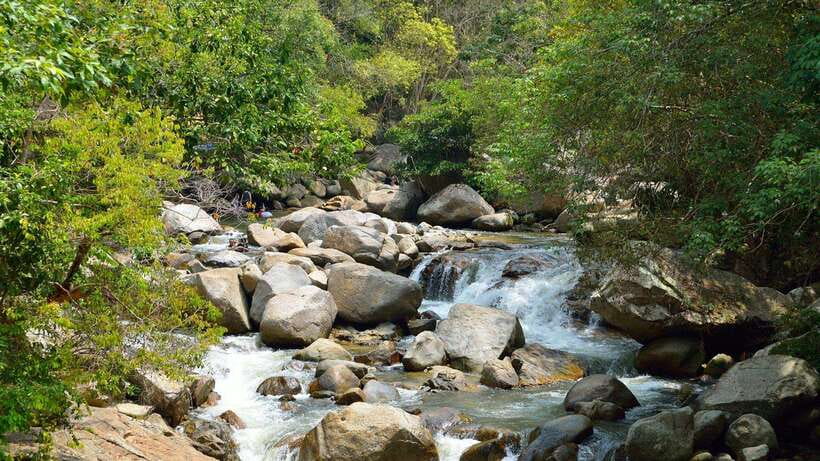 Kuala Lumpur: Batu Caves, Ramayana Caves & Kanching Falls - Who should book this experience