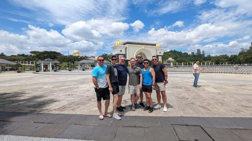 Kuala Lumpur: Batu Caves, Thean Hou Temple & National Mosque - What the four-hour schedule feels like