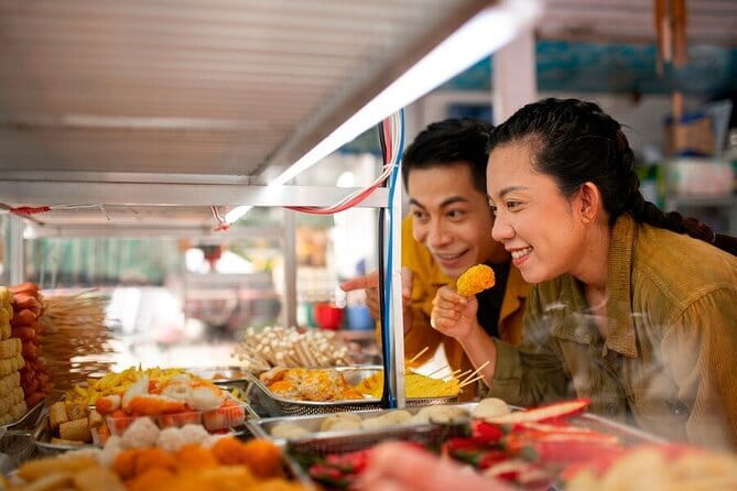 Kuala Lumpur Best Food Tour With A Guide - Three neighborhoods, one compact food lesson