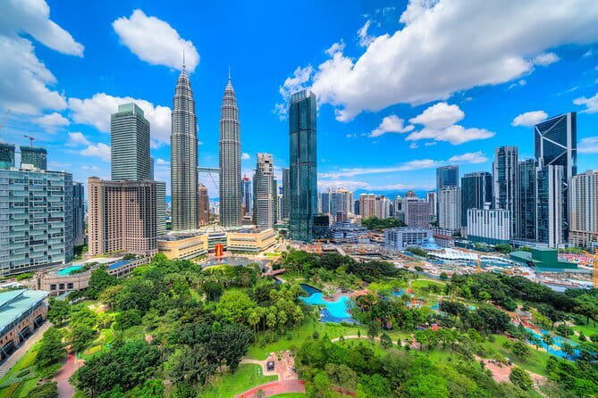 Kuala Lumpur Best Food Tour With A Guide - What the guides add to the experience