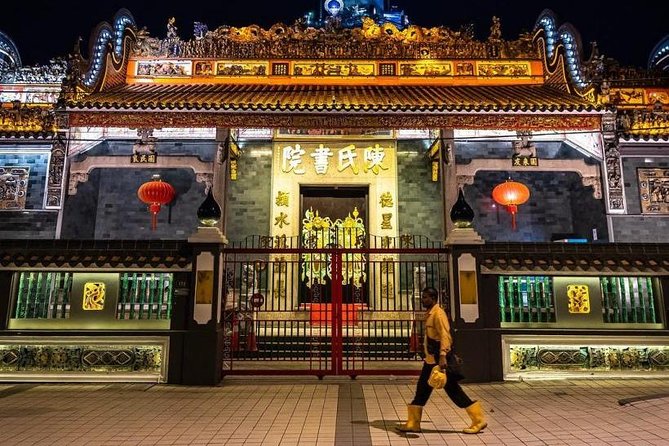 Kuala Lumpur by Night: Cultural Sights, City Lights & Local Vibes - The guide matters more than the vehicle