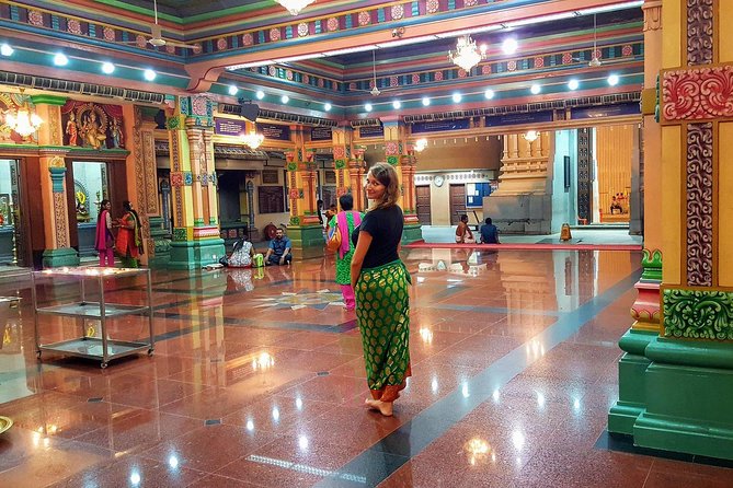 Kuala Lumpur by Night: Cultural Sights, City Lights & Local Vibes - Chinatown after dark: food, shopping, and crowds